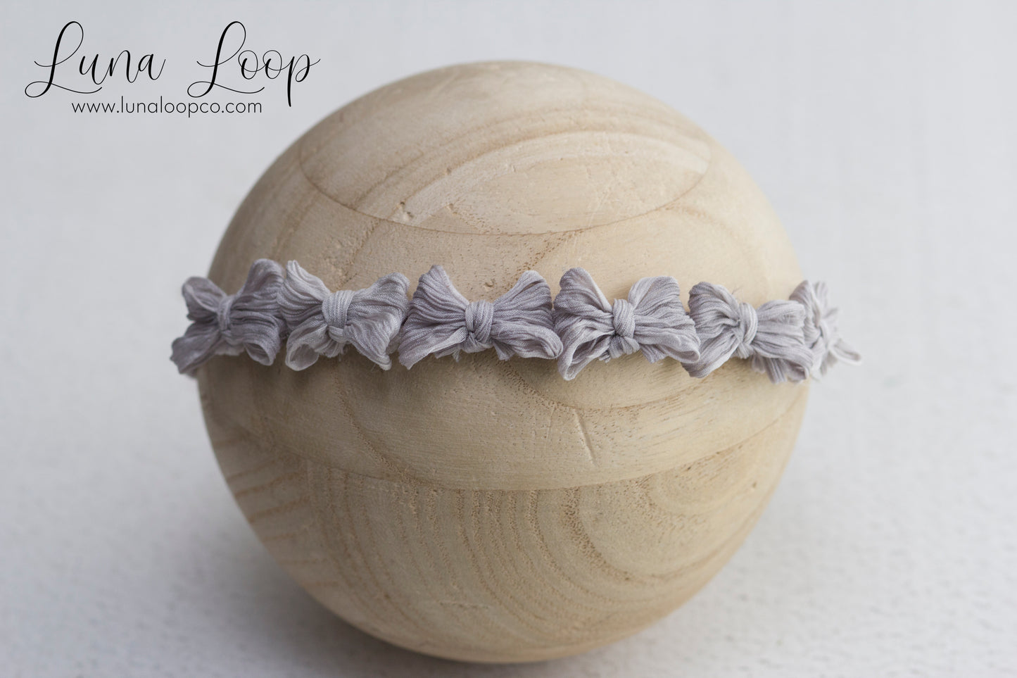 Grey | Silver Crinkle Tiny Multi bow