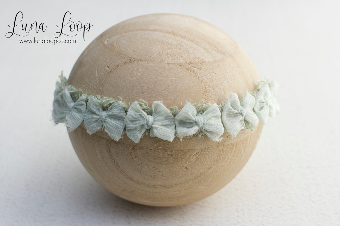 Tiny Crinkle Multi Bow Tieback