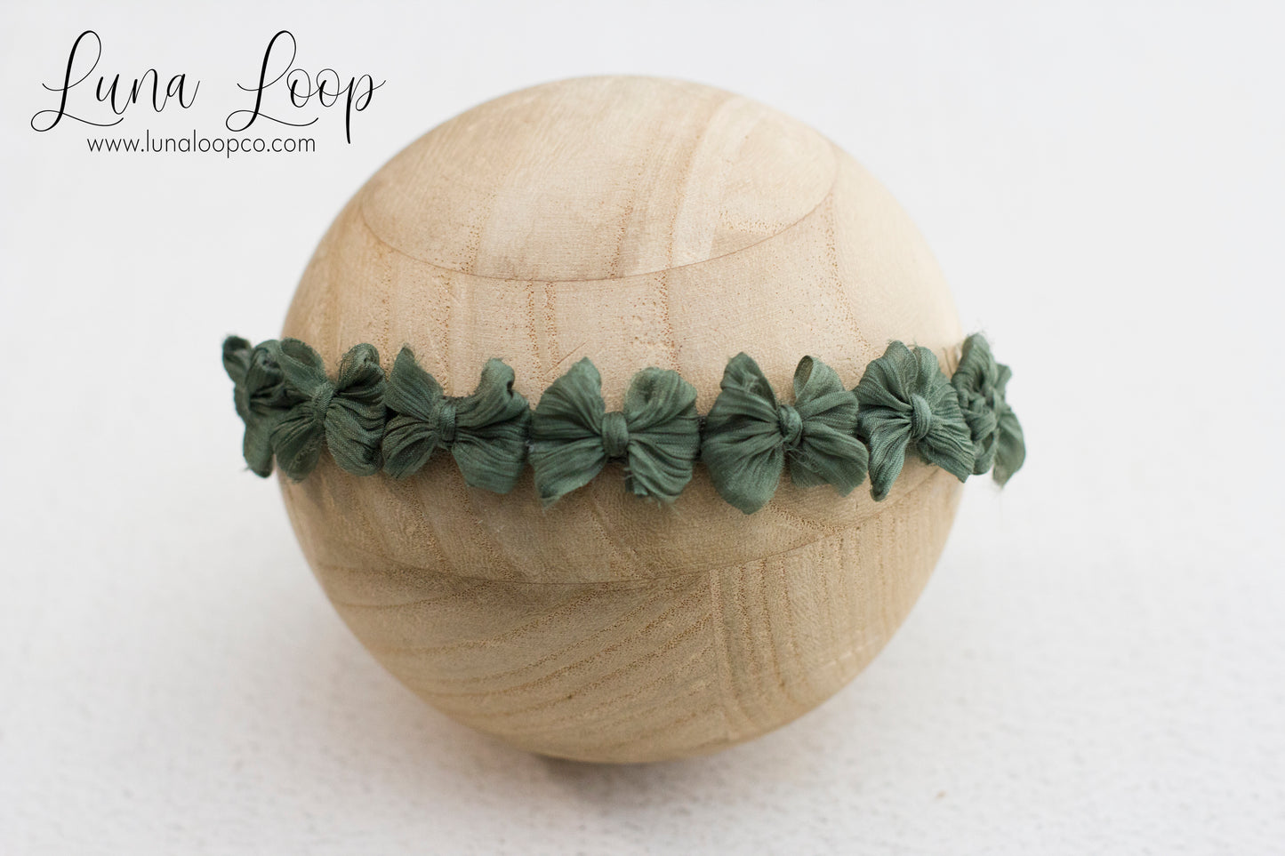 Green | Olive Crinkle Tiny Multi Bow tieback