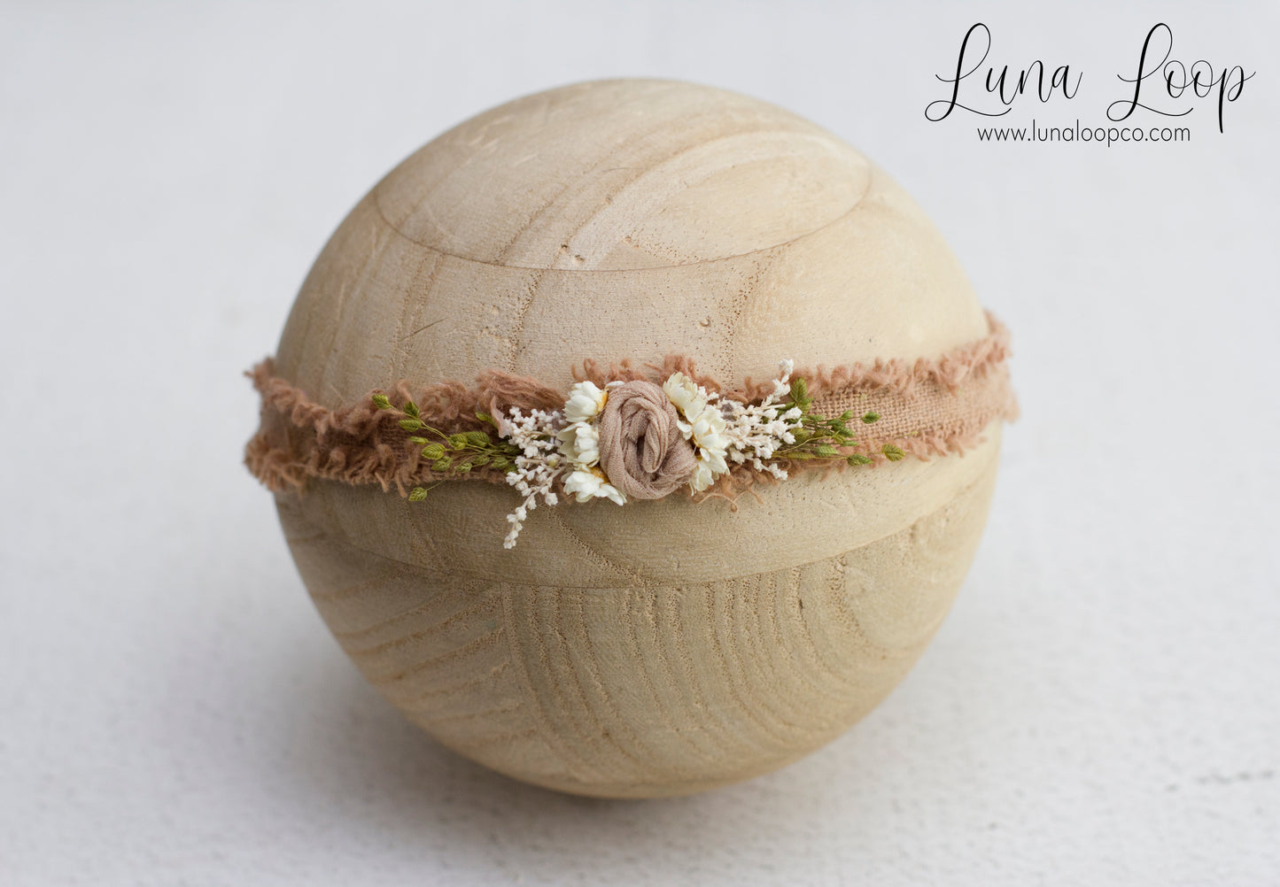 Camel | Flower tieback