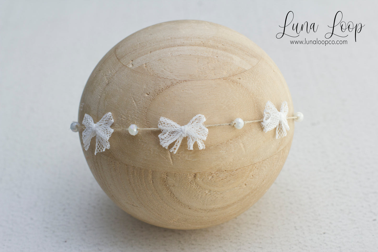 White | Bow Bead Tieback