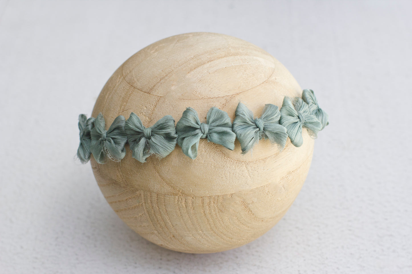 Green | Crinkle Tiny Multi Bow tieback