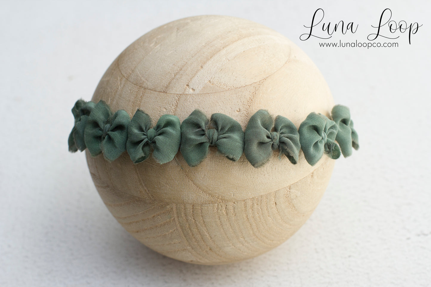 Green | Tiny multi bow tieback