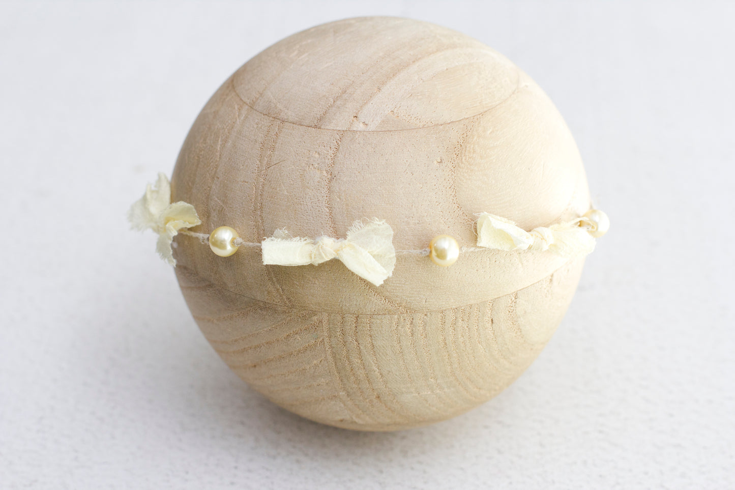 Banana | Itty Bitty bow bead