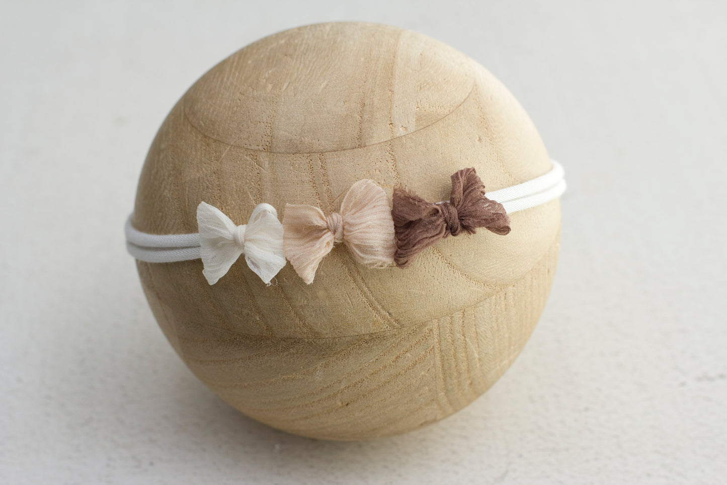 Natural | Crinkle trio bow