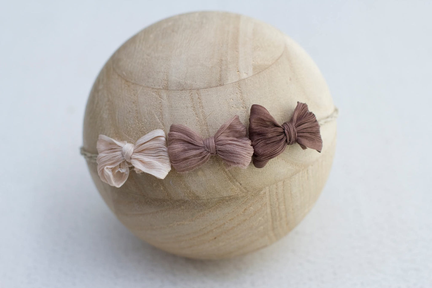 Neutral | Ombre triple bow Tieback