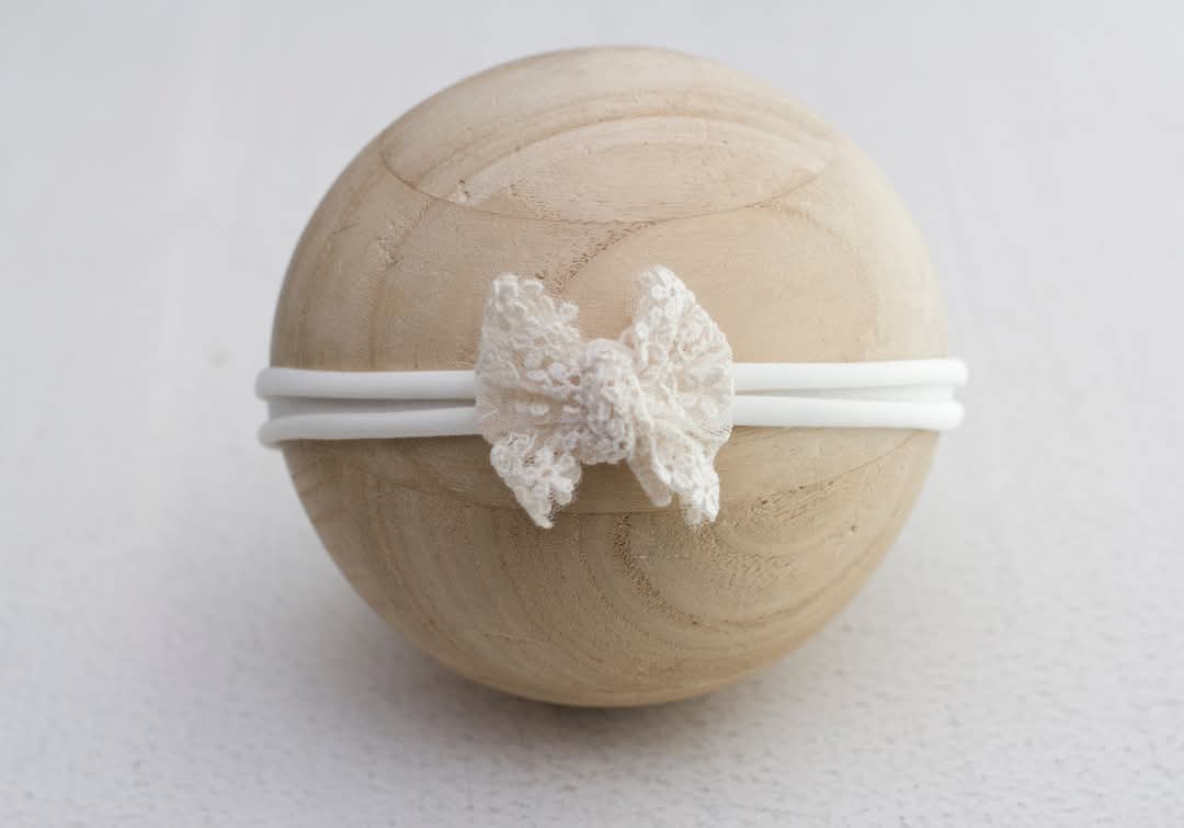 White | Lace Bow