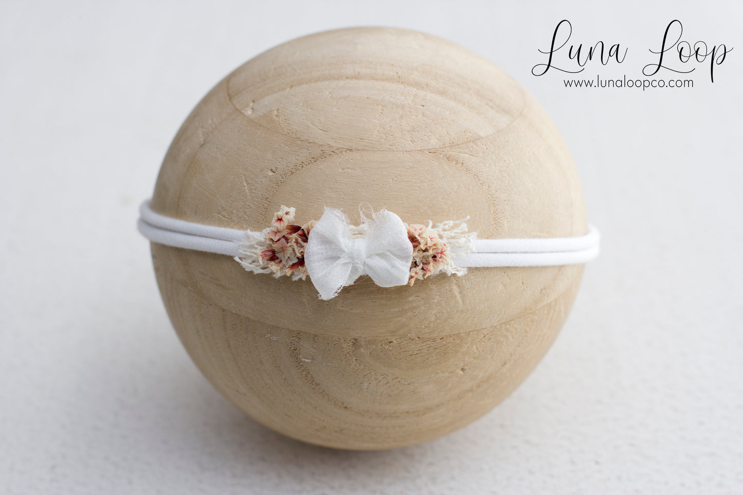 White | Flower Bow tieback