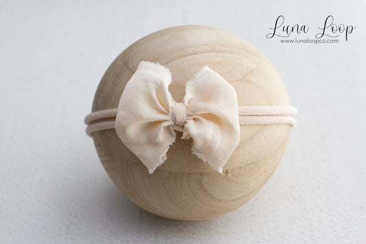 Cream | Oatmeal Grande bow