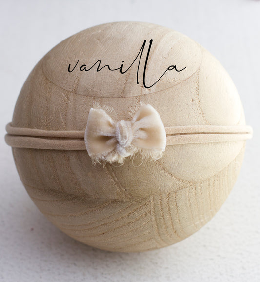 Natural | Vanilla Velvet Bow