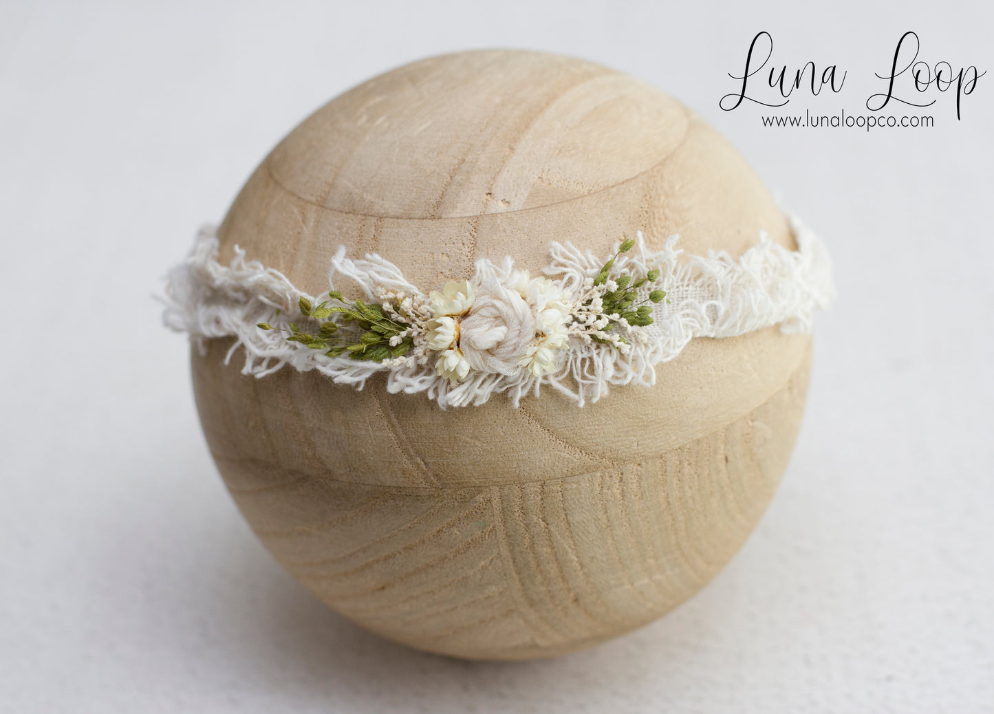 White | Flower tieback