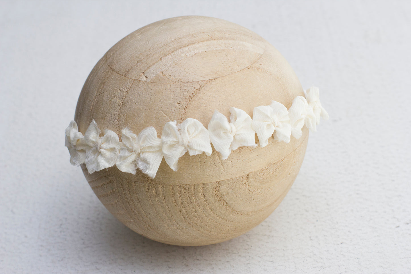 White | Multibow Tiny