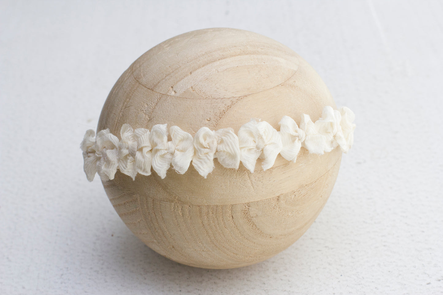 White | Multibow Tiny