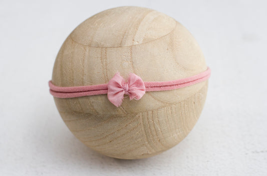 Pink | Tiny dusty pink bow