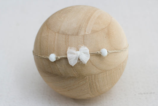 White | Bow bead
