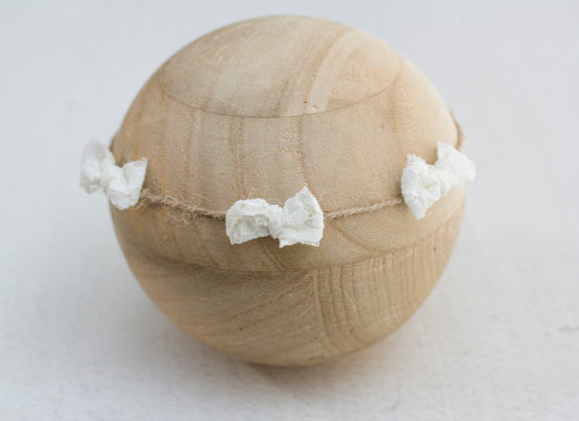 White | Lace trio bow