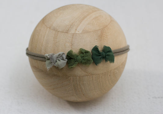 $7 Green | trio bow