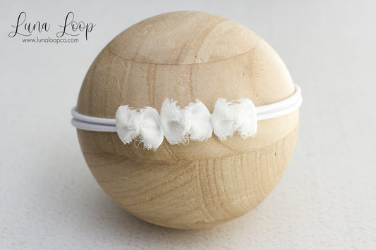 White | trio bow