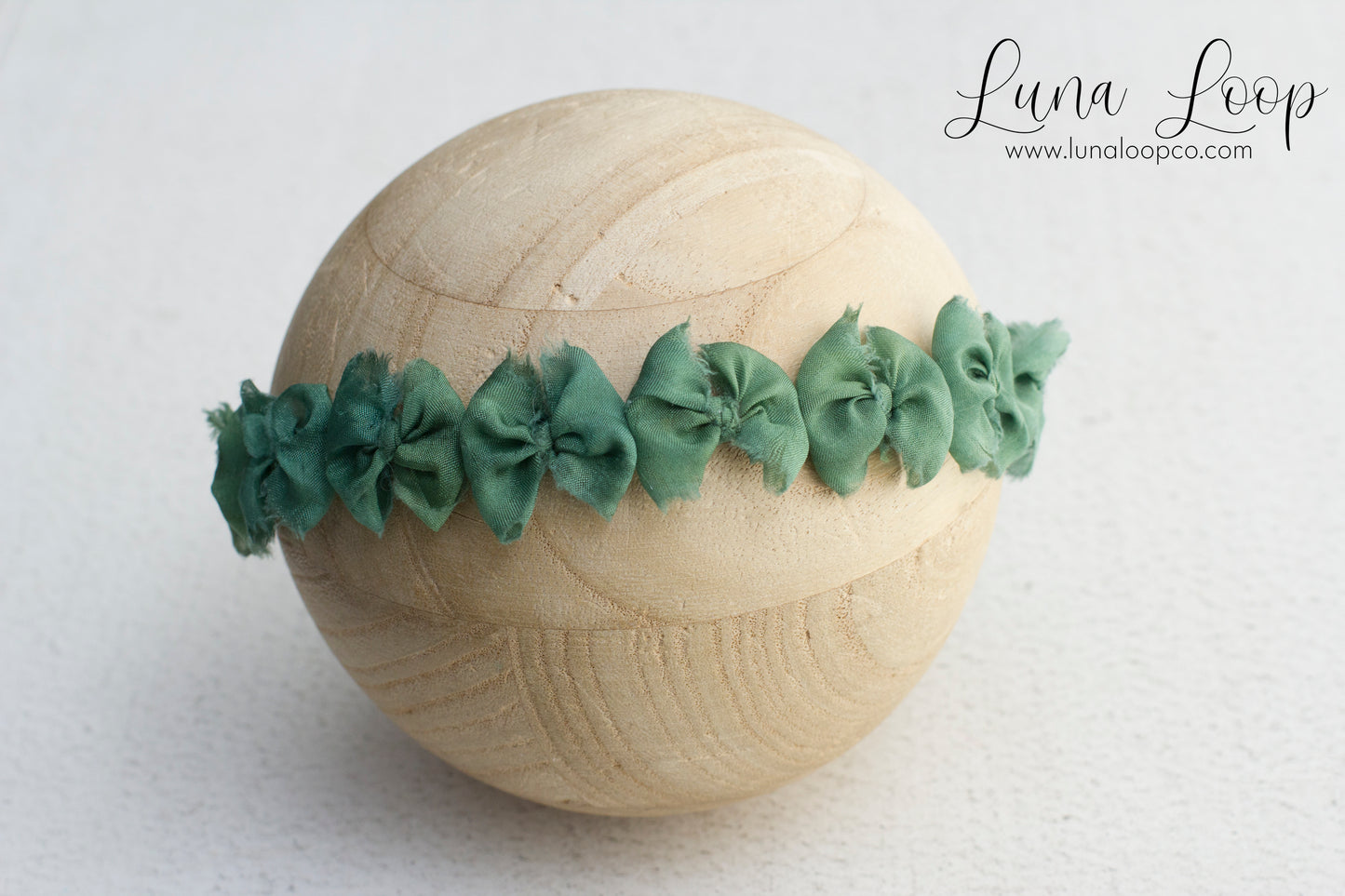 Green | Tiny multi bow tieback
