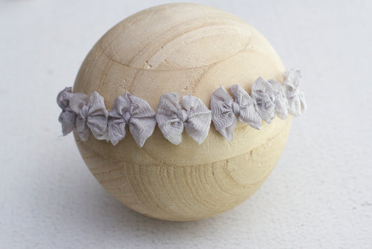 Grey | Tiny multi bow tieback