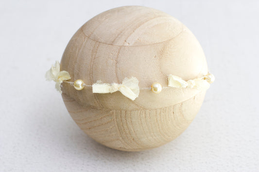 Banana | Itty Bitty bow bead