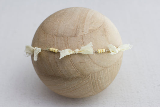Banana | Itty Bitty bow bead