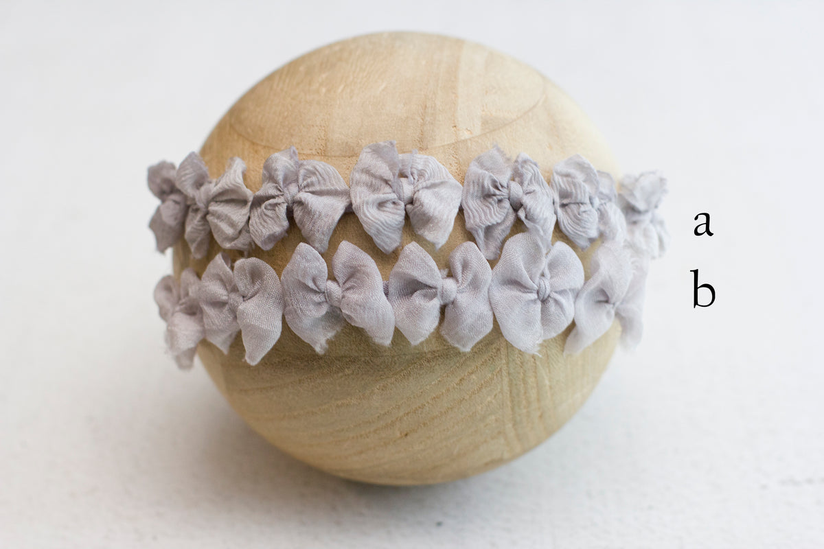 Grey | Tiny multi bow tieback