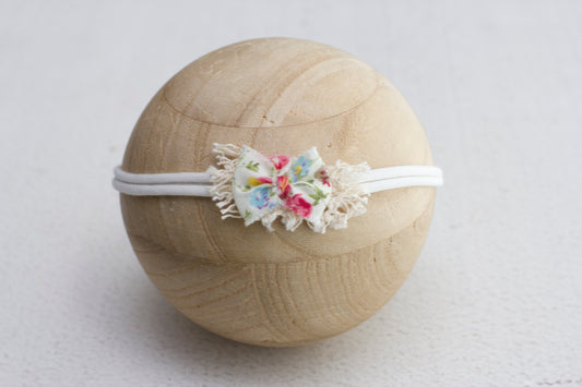 White | floral Bow