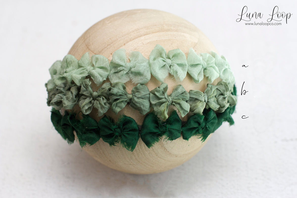 Green | Tiny multi bow tieback