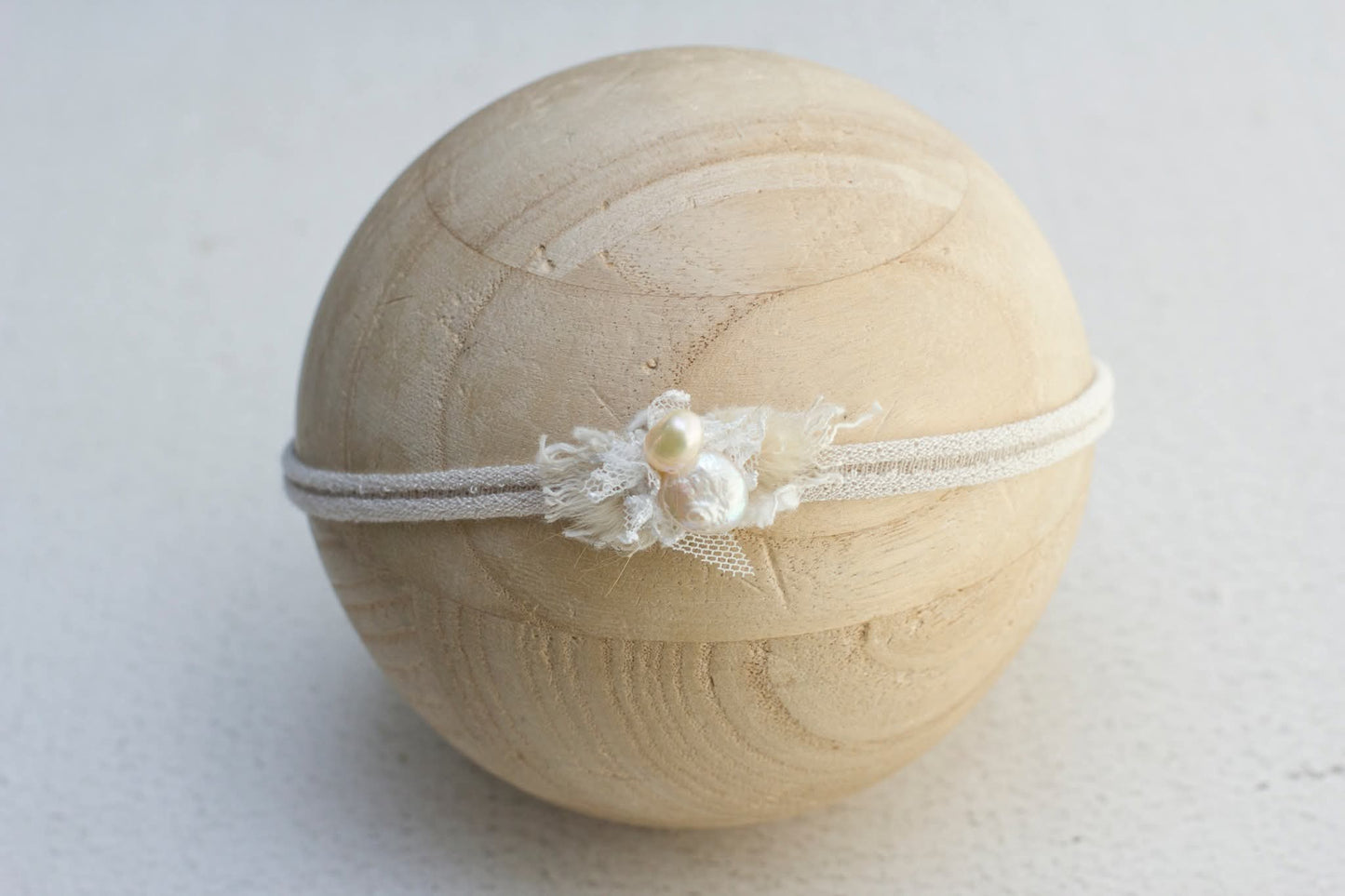 Ivory | Dainty pearl tieback